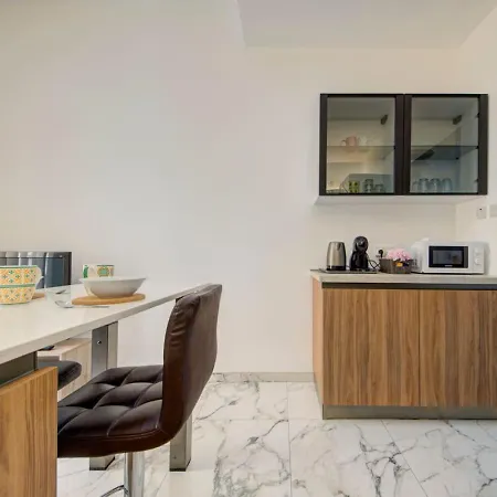 Casa Elena, Private Garden, Office,1 Minute To The Sea By Haven & Keys Malta * Sliema