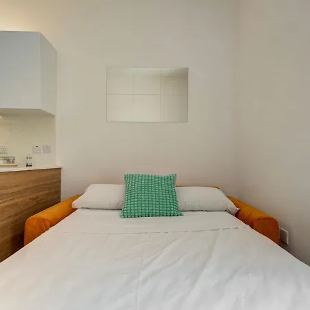 Casa Elena, Private Garden, Office,1 Minute To The Sea By Haven & Keys Malta Sliema