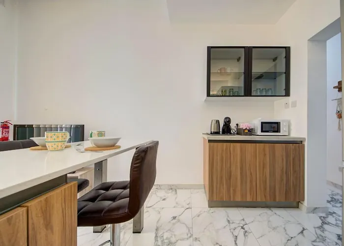 Casa Elena, Private Garden, Office,1 Minute To The Sea By Haven & Keys Malta * סליאמה