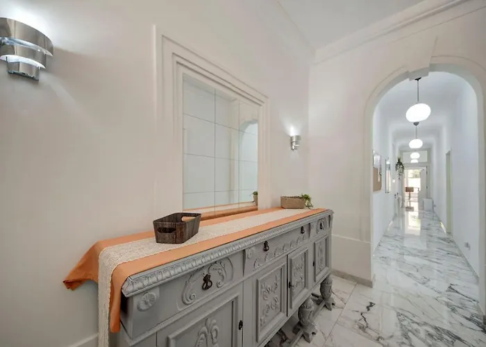 Casa Elena, Private Garden, Office,1 Minute To The Sea By Haven & Keys Malta