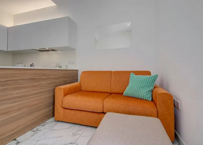 Casa Elena, Private Garden, Office,1 Minute To The Sea By Haven & Keys Malta דירה *