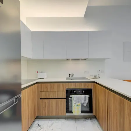 Apartment Casa Elena, Private Garden, Office,1 Minute To The Sea By Haven & Keys Malta *