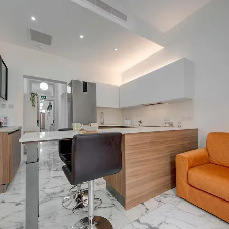 Casa Elena, Private Garden, Office,1 Minute To The Sea By Haven & Keys Malta
