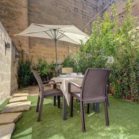 Casa Elena, Private Garden, Office,1 Minute To The Sea By Haven & Keys Malta *